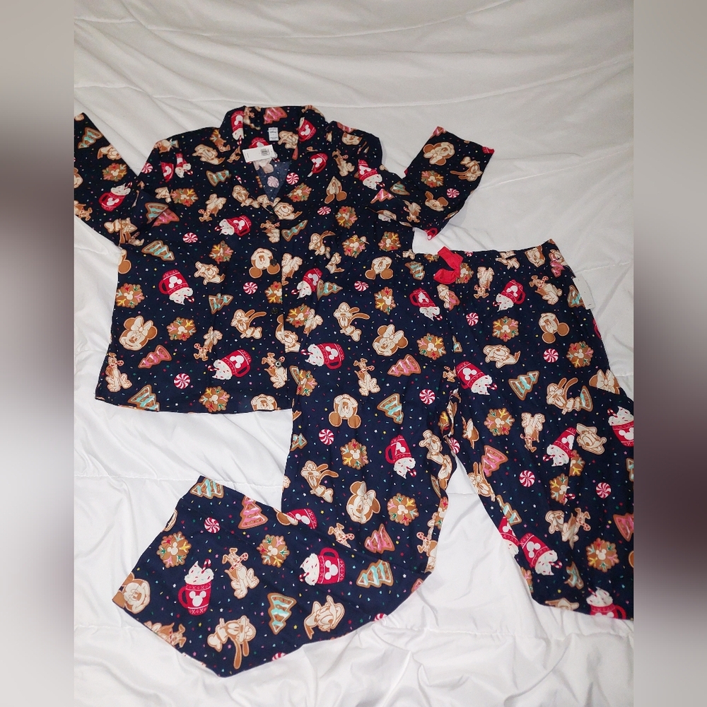 Disney "Holiday Cookies" Flannel Longsleeve Pajama Set, Large, NWT